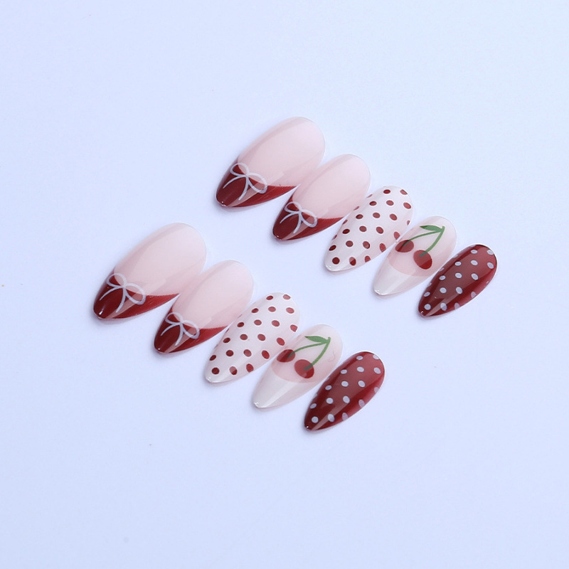 24 faux ongles rouges à presse - Nail Art Red Cherry avis et prix